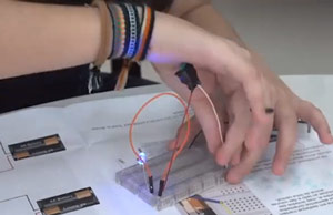 Introdução à eletrônica: alunos do 6.º ano estudam sobre sensores no Laboratório de Ciências - 2019