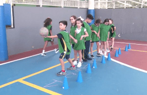Jogo Desafio do Saque: alunos do Ensino Fundamental desenvolvem habilidades no voleibol - 2020